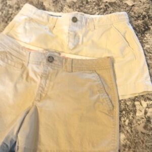 Set of 2 Women’s old navy khaki shorts size 6